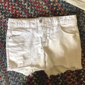 Cute white jean shorts!! Size 14(XL) in kids